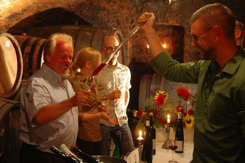 Bio-Weingut Staffelter Hof Guest House เคิร์ฟ ภายนอก รูปภาพ